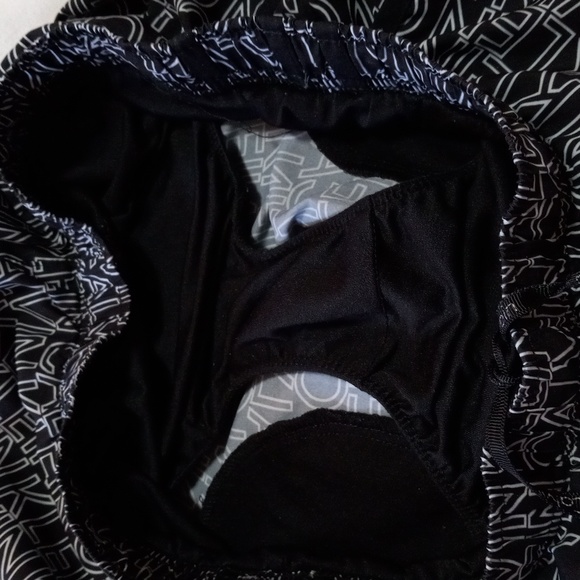 Calvin Klein Womens Shorts - Picture 5 of 6